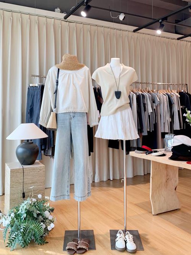 梦世坚平服装店