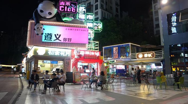 女性时尚风向标：女装店的新趋势