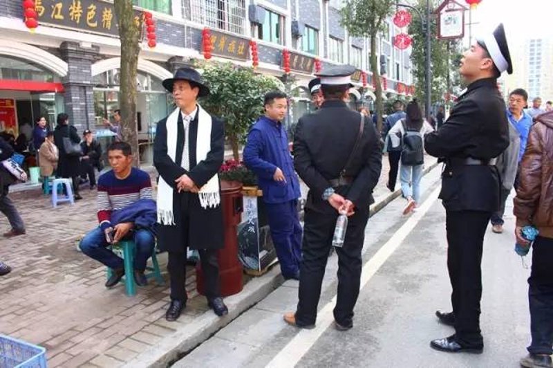 探索汇川区服装店的新风尚